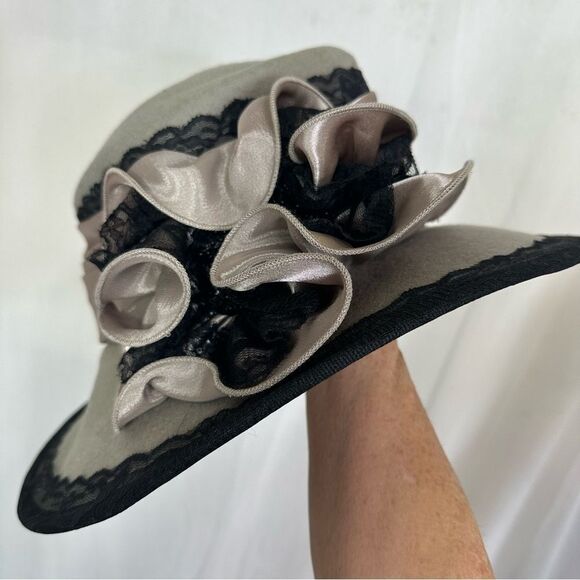 NEW Ellie Women's Fine Hats 1264 Gray Silver Bow Black Lace Trim Church Wedding